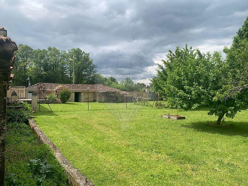 Maison de maîtres - 395 m² - 12 pièces