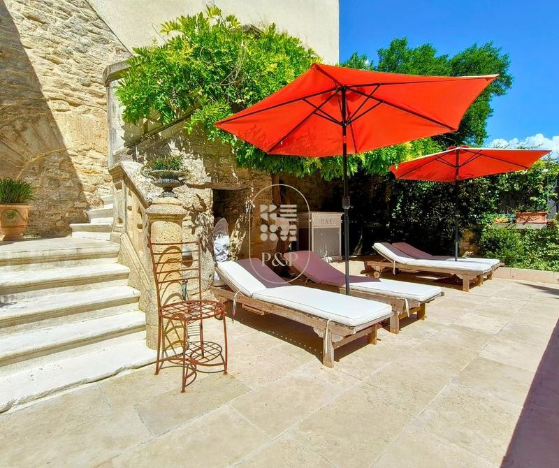 Mas - 431 m² - 10 pièces