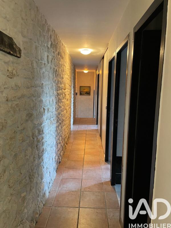 Maison - 233 m² - 6 pièces