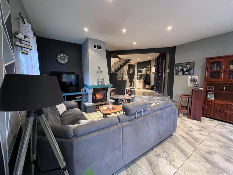 Maison - 250 m² - 9 pièces