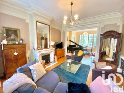 Maison de ville - 265 m² - 8 pièces