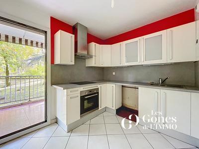 Appartement - 101 m² - 4 pièces