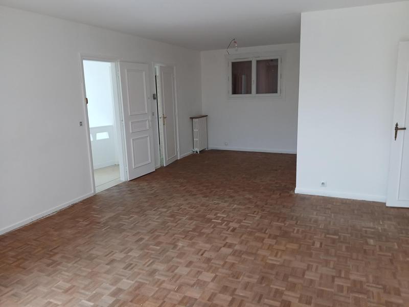 Maison - 180 m² - 10 pièces