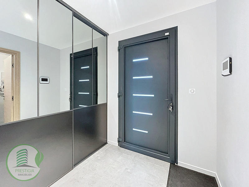 Maison - 205 m² - 8 pièces