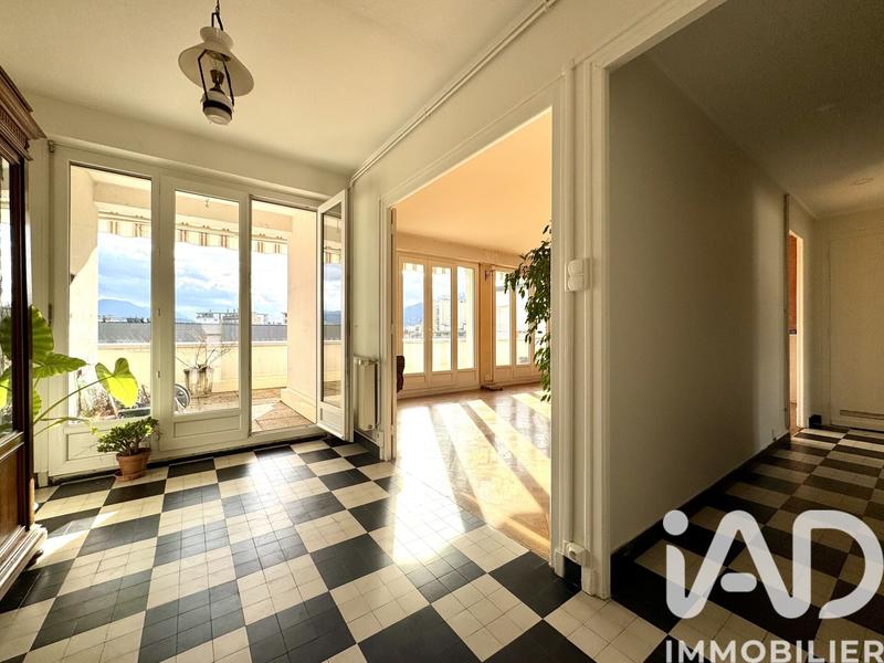 Appartement - 118 m² - 7 pièces