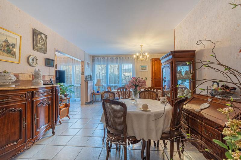 Appartement - 97 m² - 5 pièces