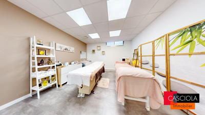 Local commercial - 70 m² - 3 pièces