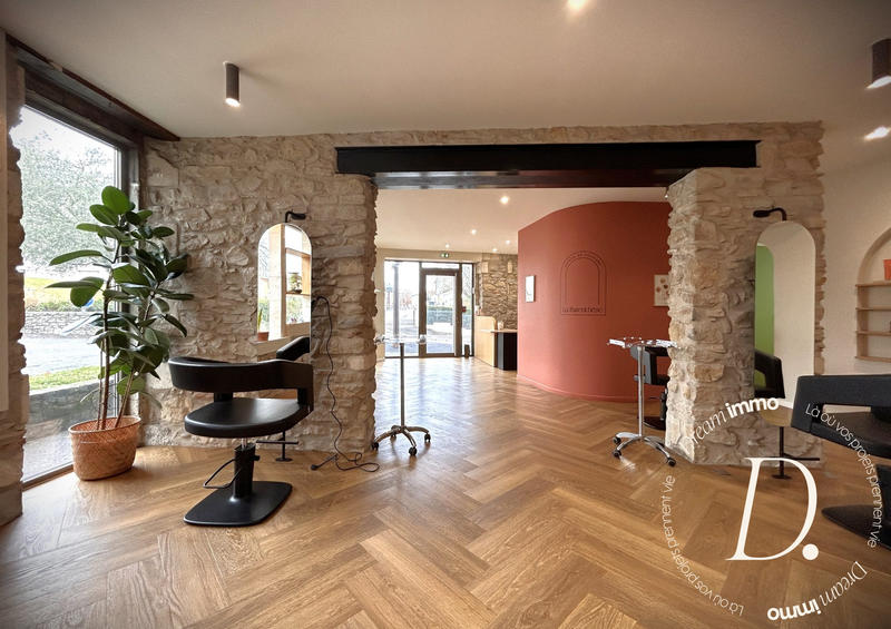 Local commercial - 120 m² - 4 pièces