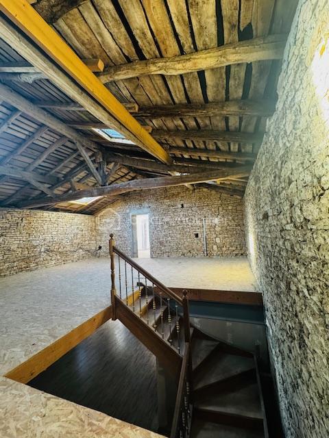 Maison - 98 m² - 6 pièces