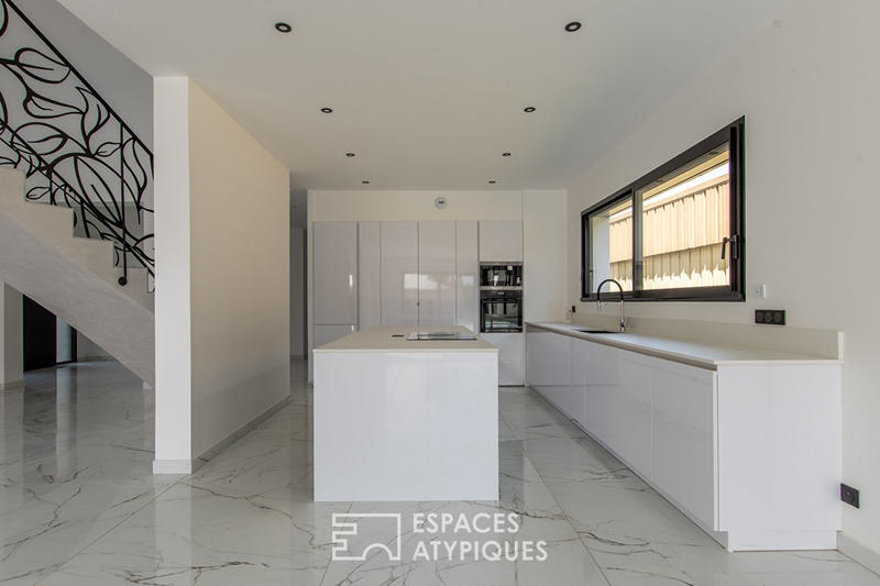 Maison - 285 m² - 8 pièces