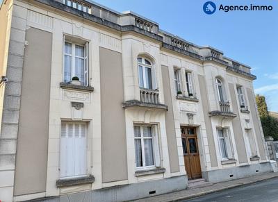 Maison - 284 m² - 11 pièces