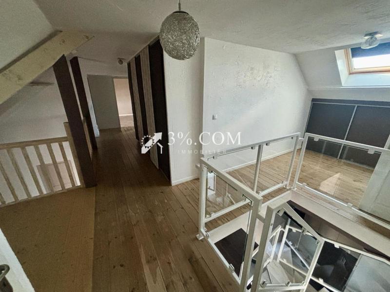 Pavillon - 230 m² - 7 pièces