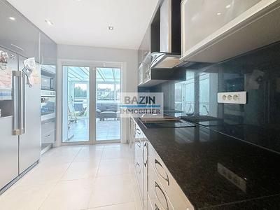 Maison traditionnelle - 96 m² - 6 pièces