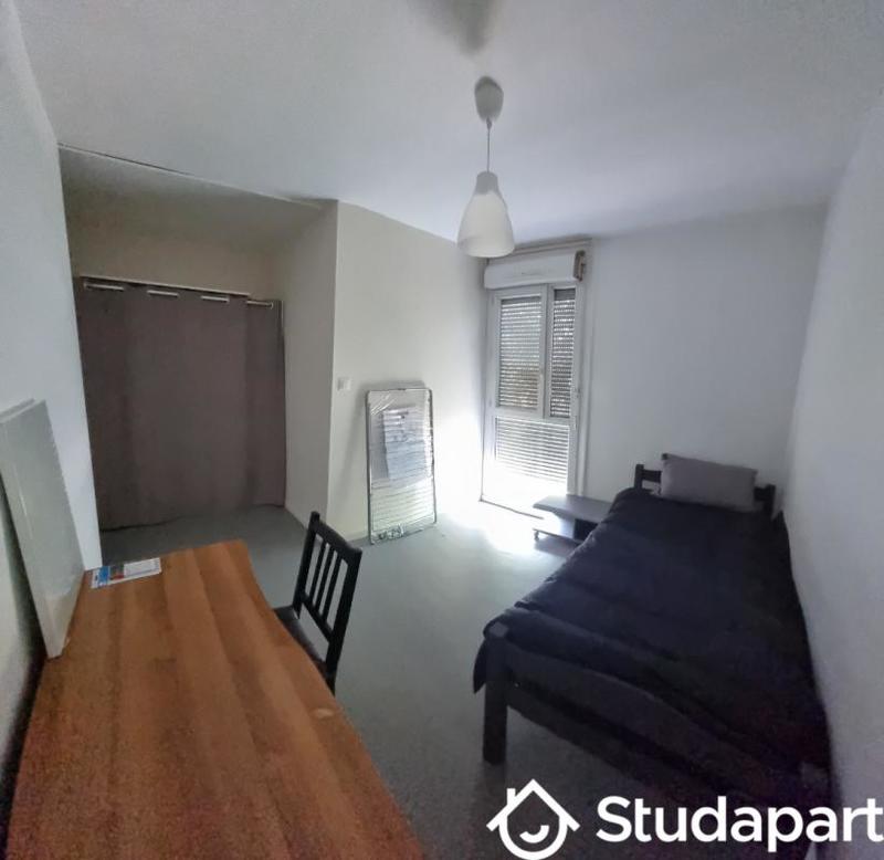 Chambre - 13 m² - 1 pièce