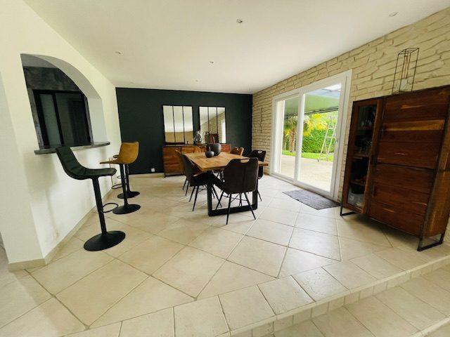 Maison traditionnelle - 174 m² - 7 pièces