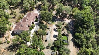 Maison - 210 m² - 10 pièces