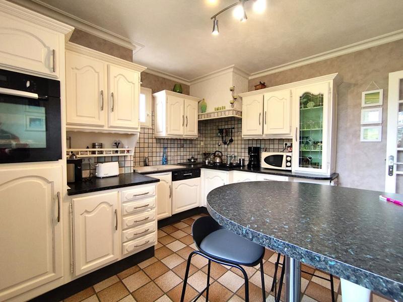 Maison - 175 m² - 9 pièces