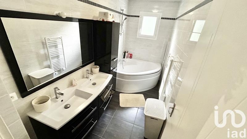 Maison - 111 m² - 5 pièces