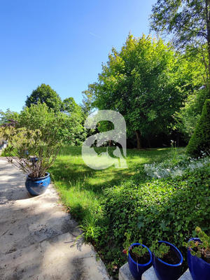 Maison traditionnelle - 147 m² - 6 pièces