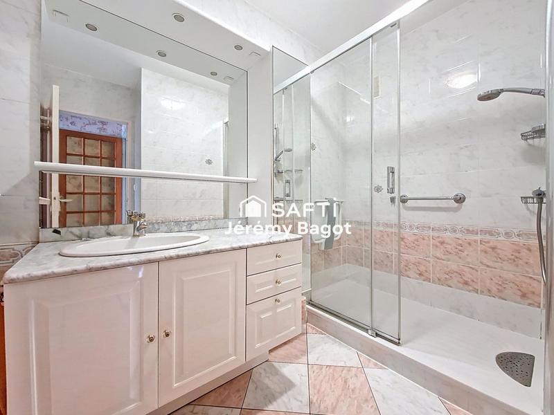 Appartement - 84 m² - 4 pièces