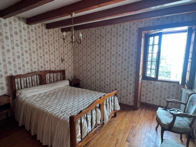 Maison - 214 m² - 10 pièces