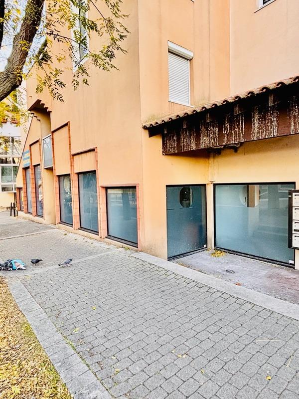 Local commercial - 137 m² - 6 pièces