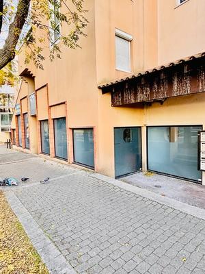 Local commercial - 137 m² - 6 pièces