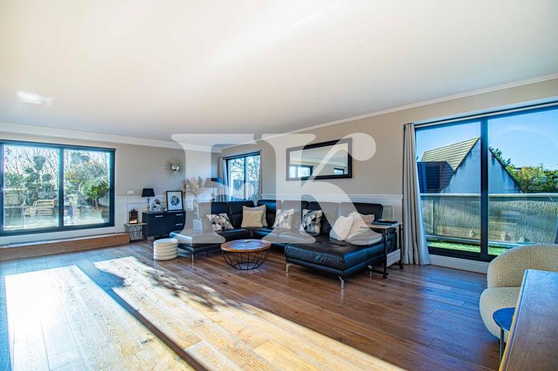 Appartement - 144 m² - 6 pièces