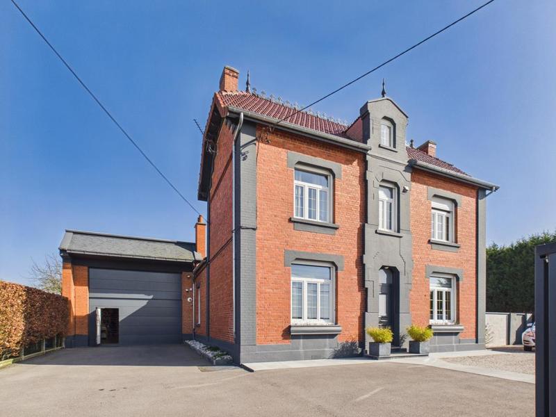 Demeure - 160 m² - 6 pièces