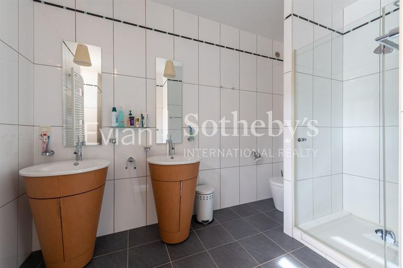 Appartement - 230 m² - 6 pièces