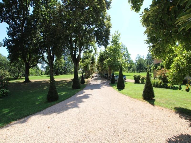 Demeure - 578 m² - 16 pièces