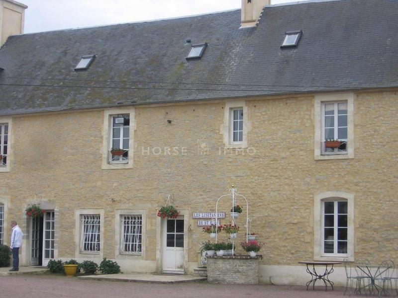 Haras - 380 m² - 14 pièces