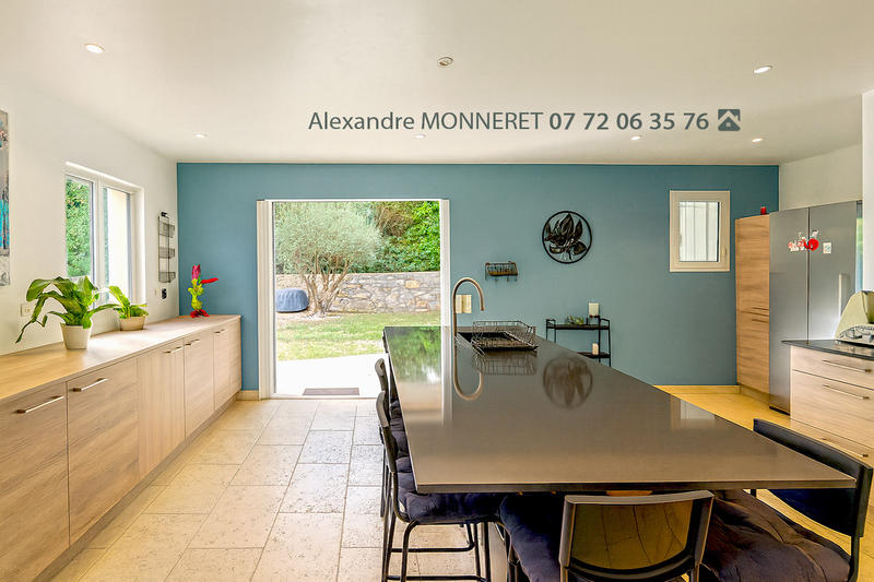 Villa - 255 m² - 6 pièces