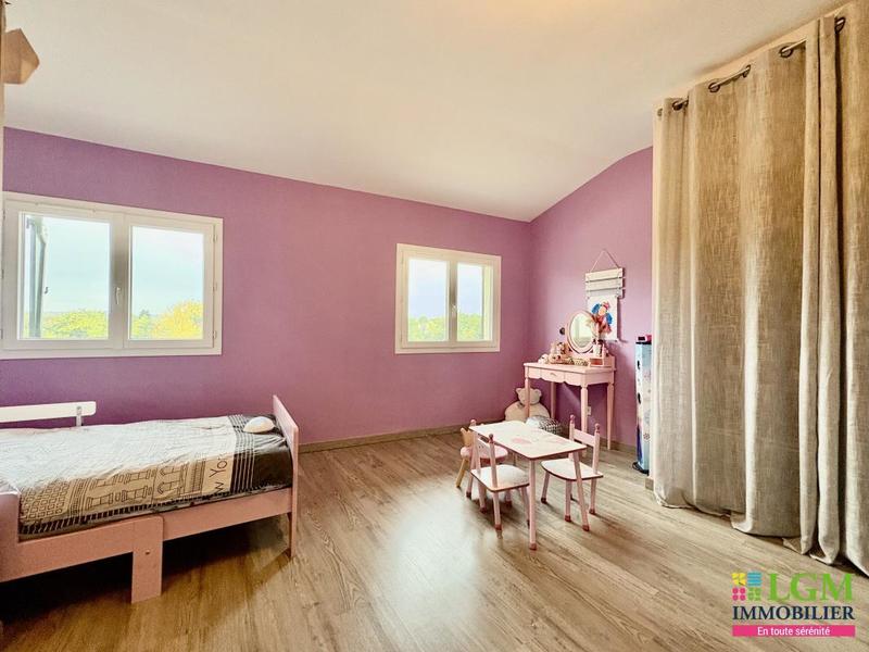 Maison - 220 m² - 5 pièces