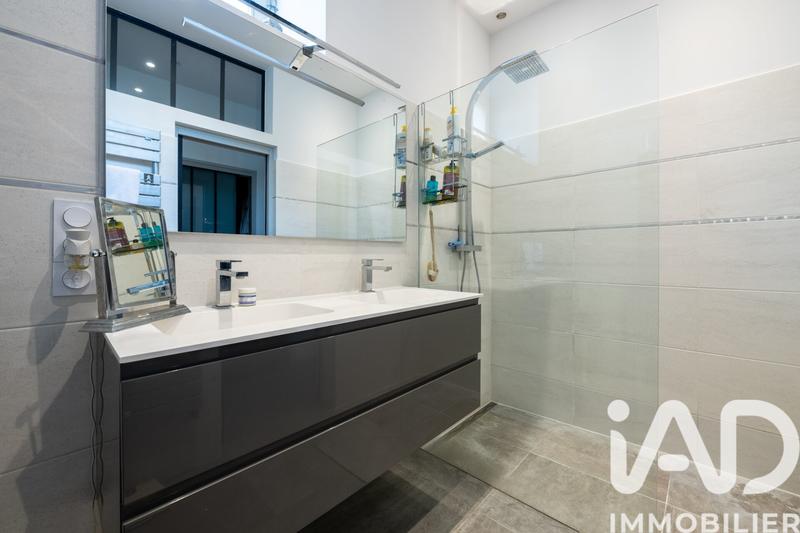 Maison - 276 m² - 10 pièces