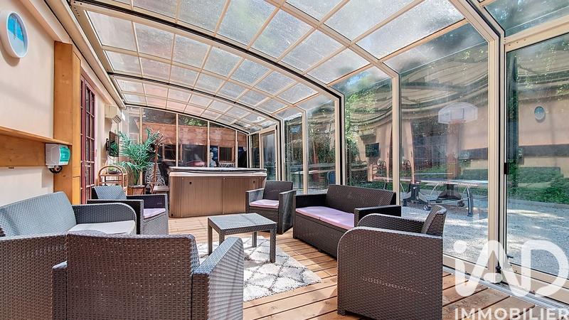 Maison - 313 m² - 9 pièces