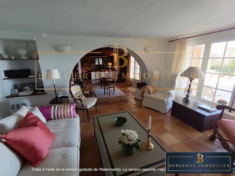 Villa - 185 m² - 6 pièces