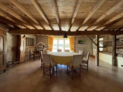 Propriété - 280 m² - 6 pièces