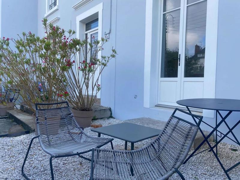 Demeure - 234 m² - 10 pièces