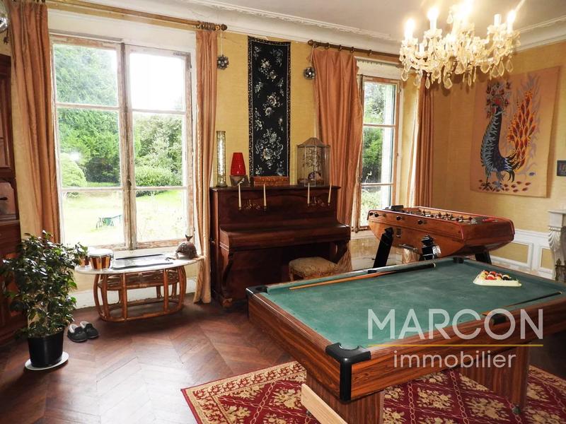 Maison - 320 m² - 10 pièces