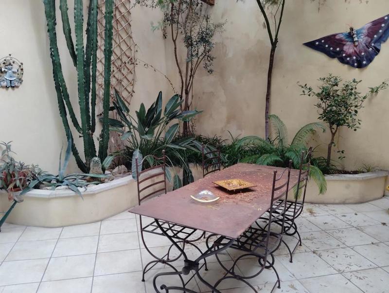 Maison - 320 m² - 6 pièces