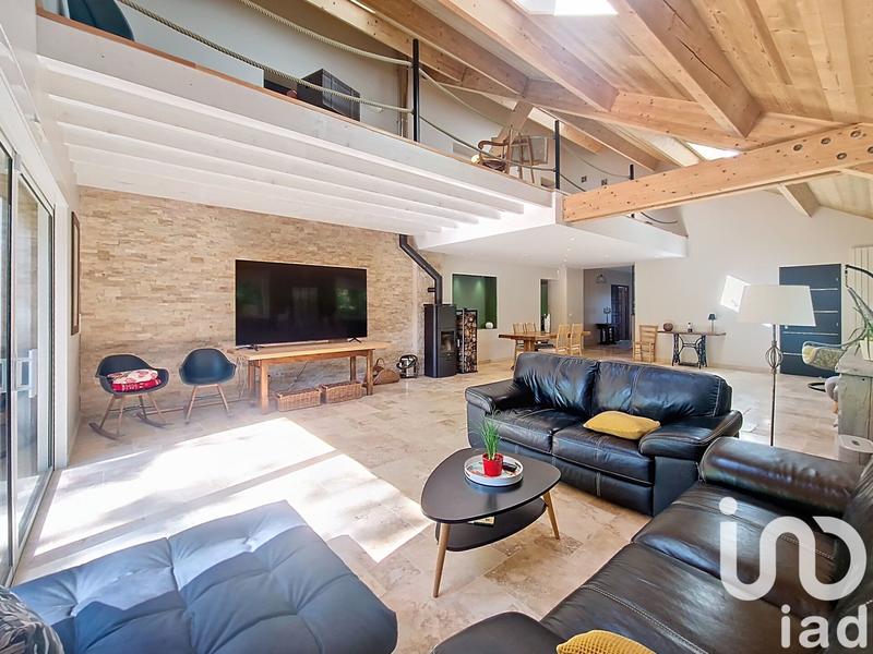 Maison - 232 m² - 8 pièces