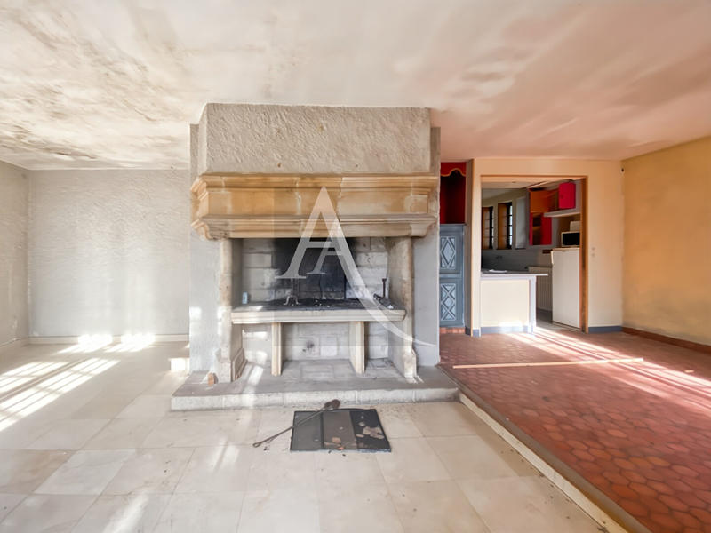 Maison - 230 m² - 7 pièces