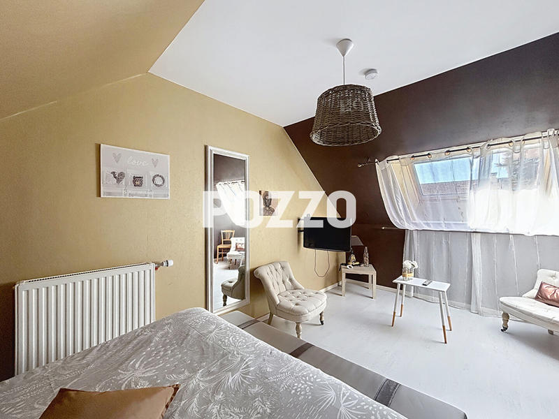 Maison - 249 m² - 10 pièces