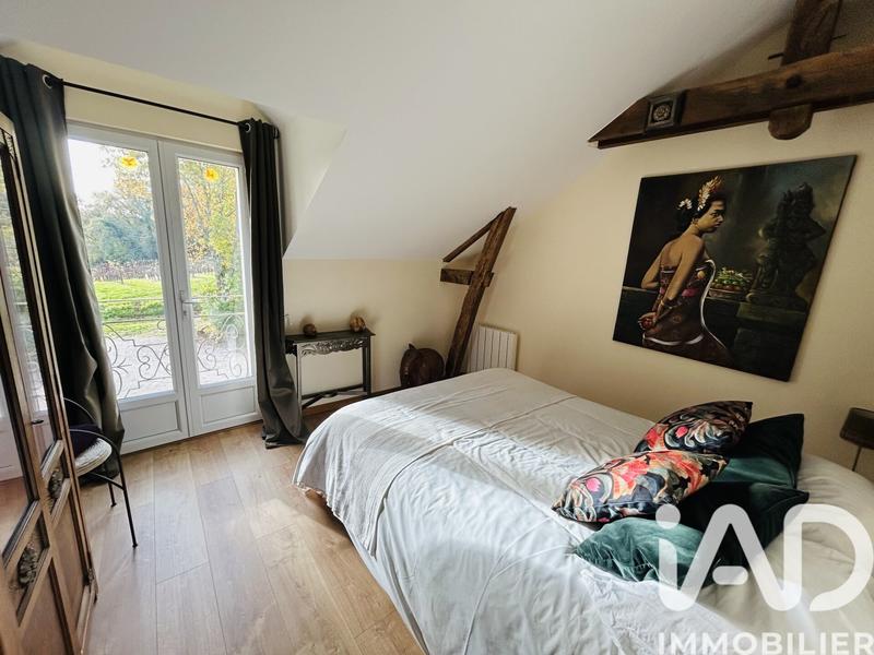 Maison - 240 m² - 8 pièces