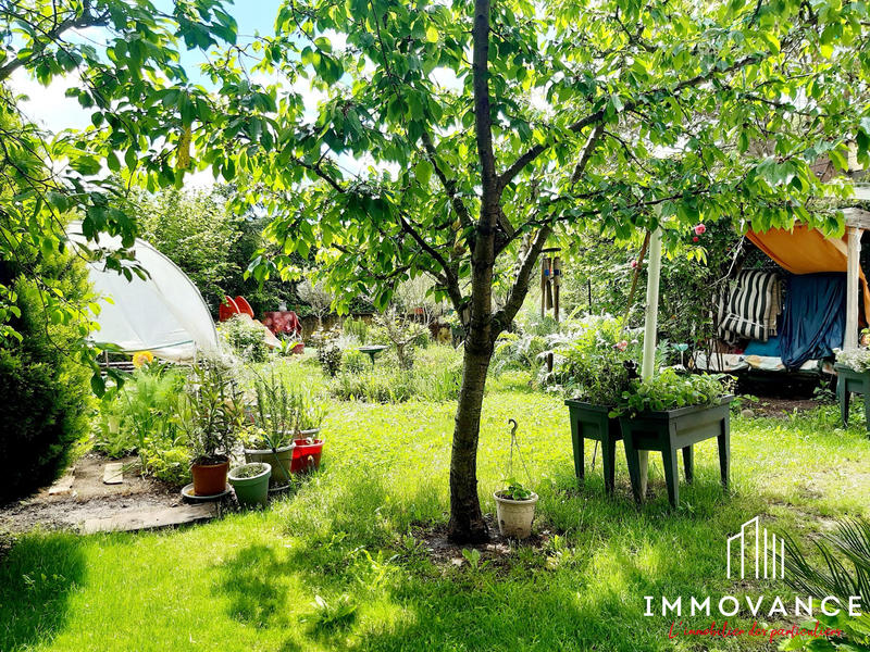 Maison - 350 m² - 16 pièces