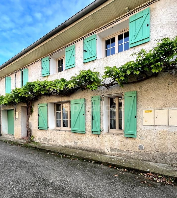 Maison - 232 m² - 7 pièces