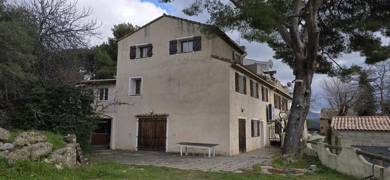 Maison - 180 m² - 7 pièces