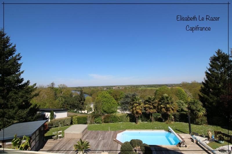 Maison - 255 m² - 8 pièces