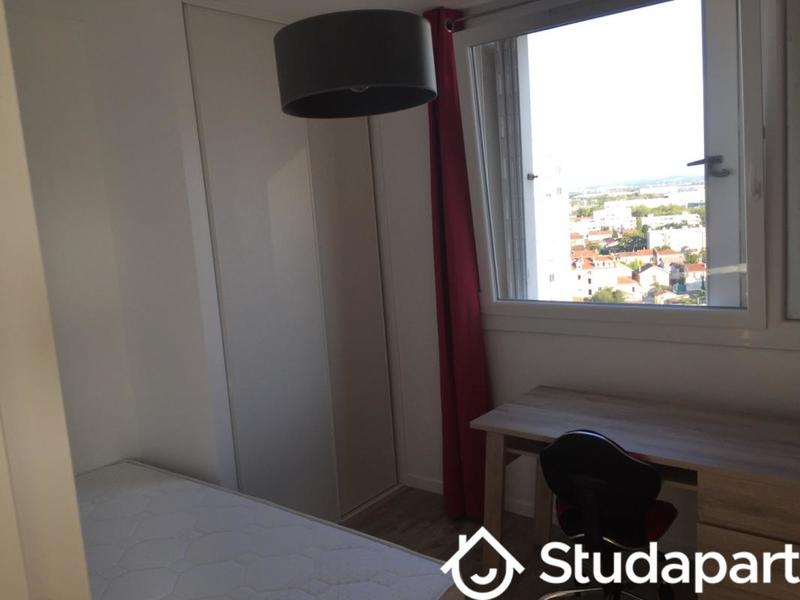 Chambre - 9 m² - 1 pièce